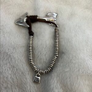 UNO de 50 Silver Arrow Bracelet.